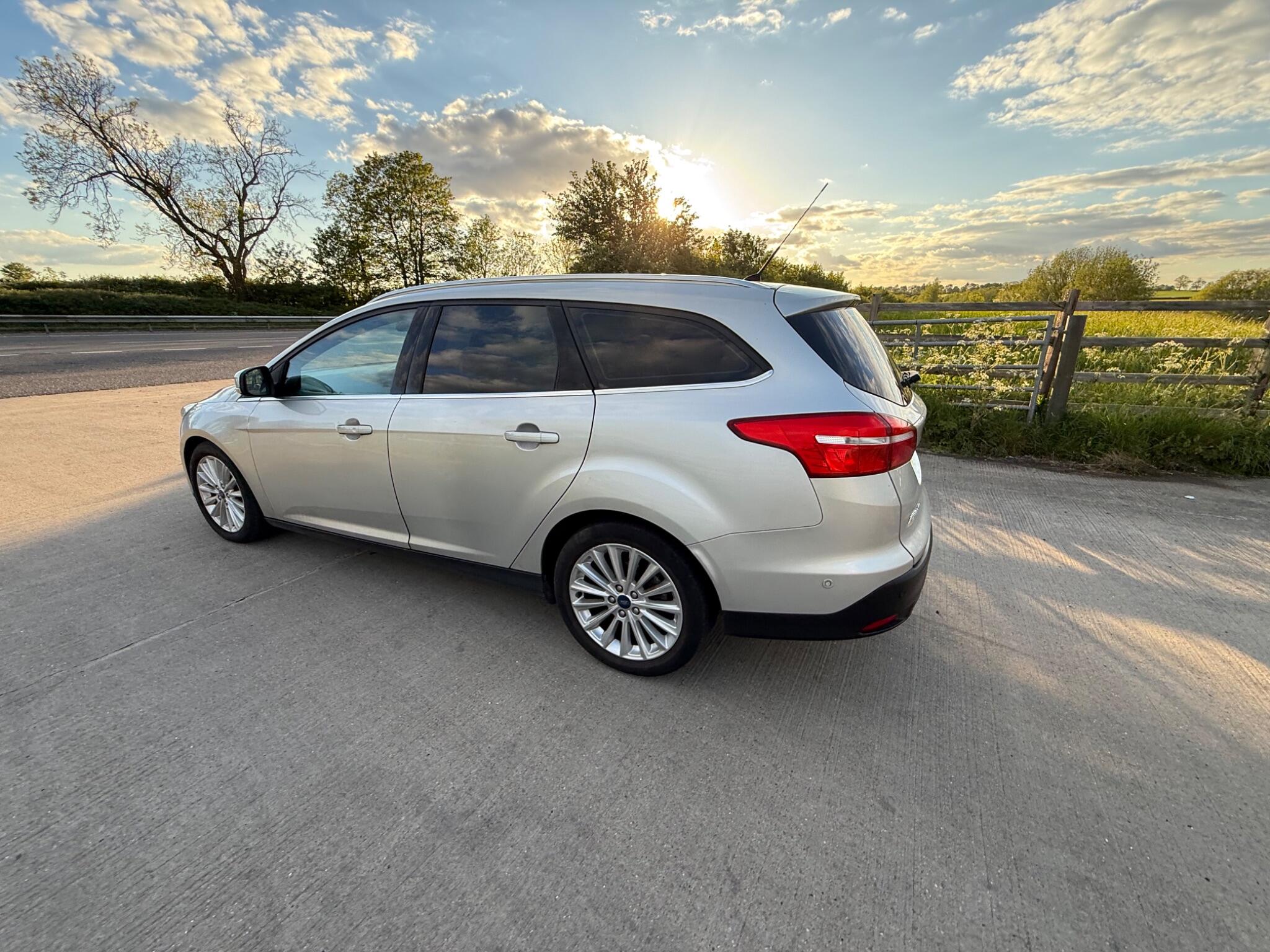 Ford Focus 1.5T EcoBoost Titanium X Euro 6 (s/s) 5dr — photo 70 of 126